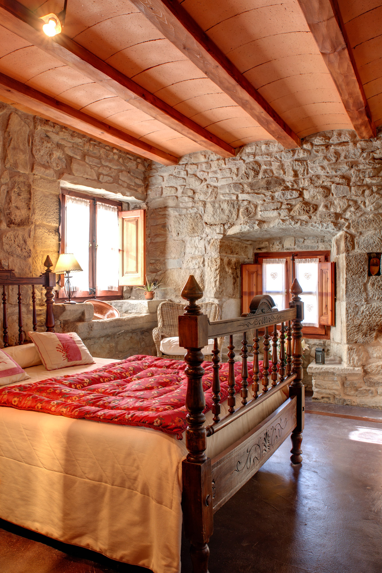 La Tor de Montclar - Mountain Biking in Berguedà: Forest Trails and Alpine Routes